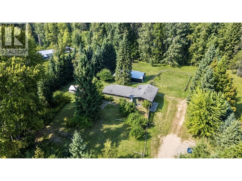 3710 Ladybird Road, Krestova