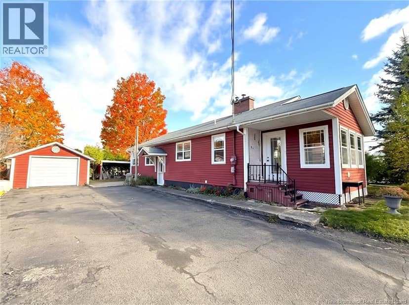 841 Main Street, Woodstock