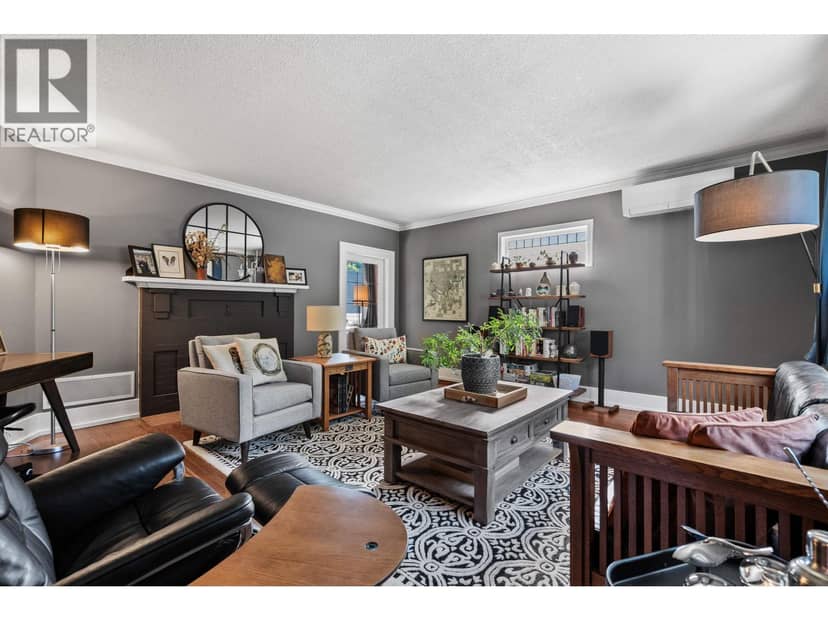 617 FIFTH STREET, New Westminster