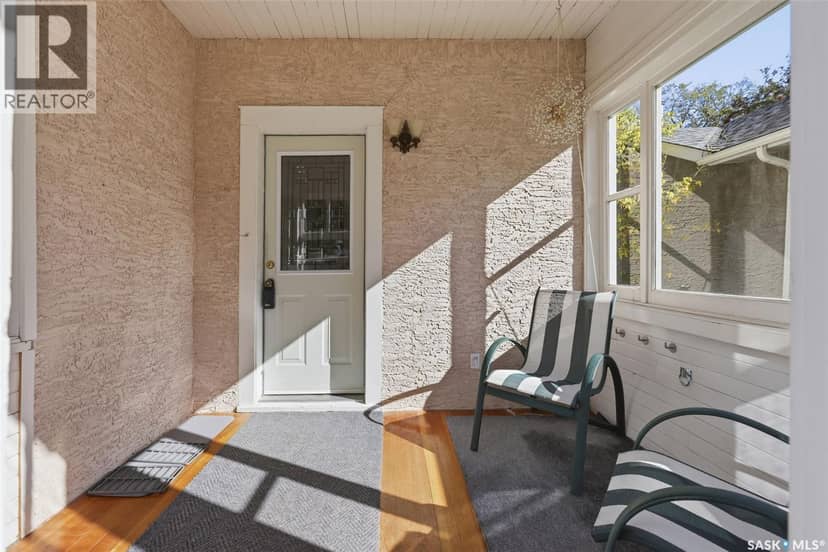 2917 Robinson STREET, Regina, photo 2