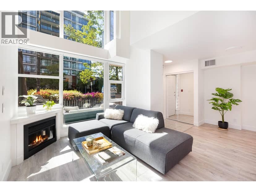 TH8 168 E ESPLANADE AVENUE, North Vancouver