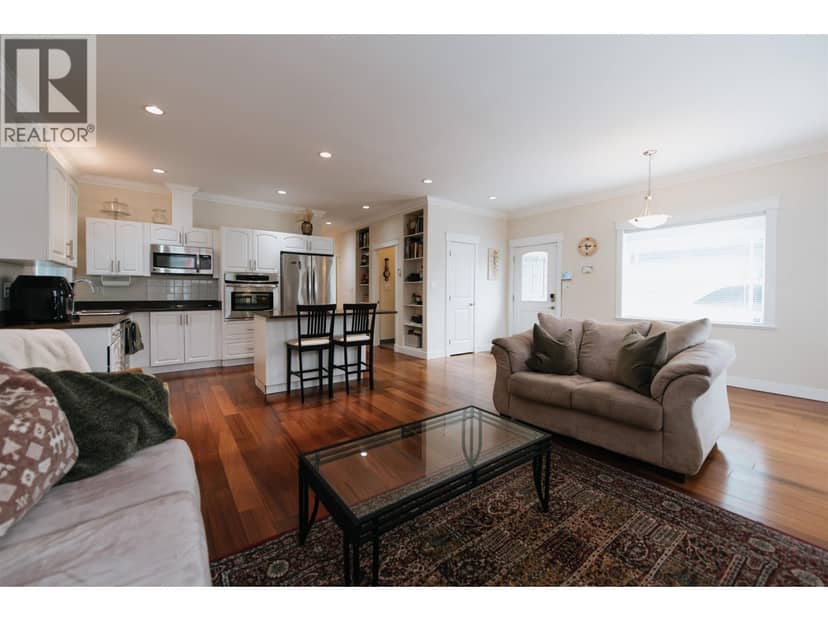 766 GERUSSI LANE, Gibsons, photo 6