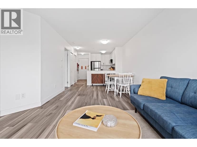 302 5818 LINCOLN STREET, Vancouver