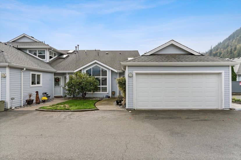 34 730 MCCOMBS DRIVE, Harrison Hot Springs, Harrison Hot Springs