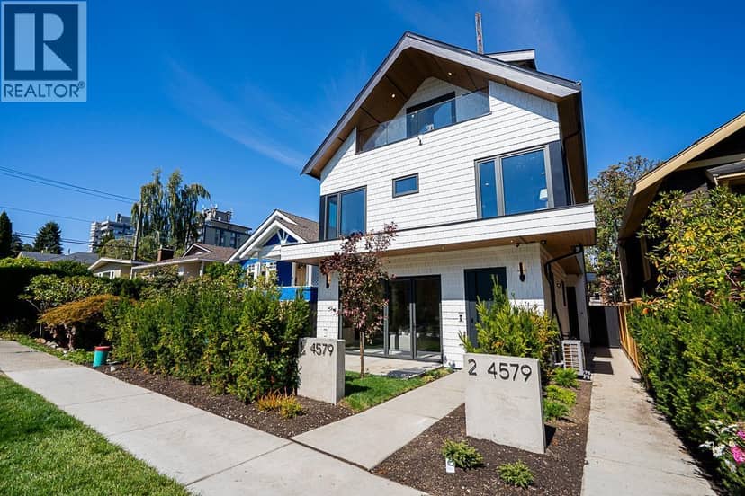 2 4579 W 11TH AVE AVENUE, Vancouver