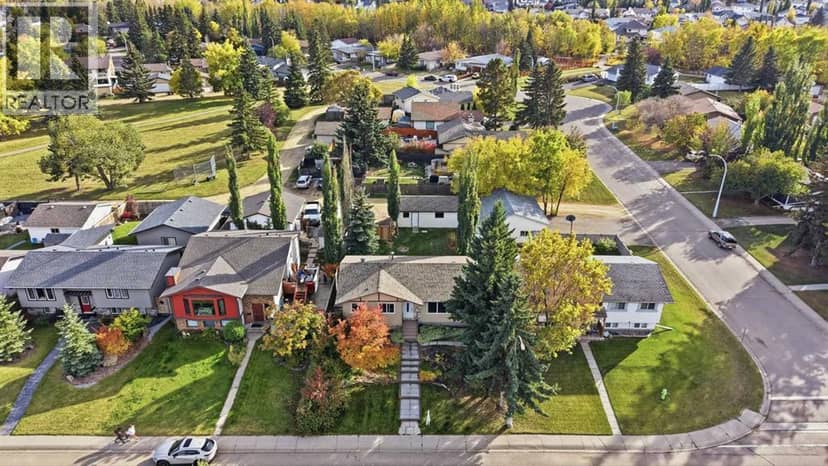 4412 45 Avenue, Sylvan Lake, photo 3