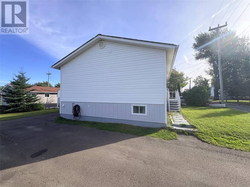 8 Fairview Street, Lewisporte, photo 3