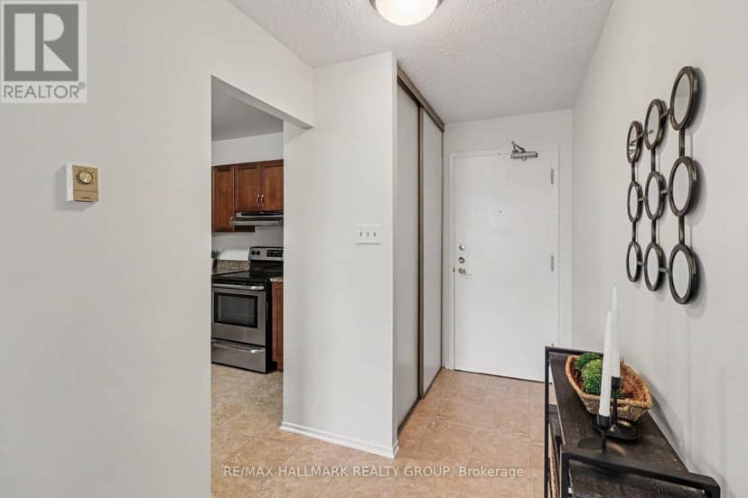 902 - 200 Lafontaine Avenue, Ottawa, photo 3