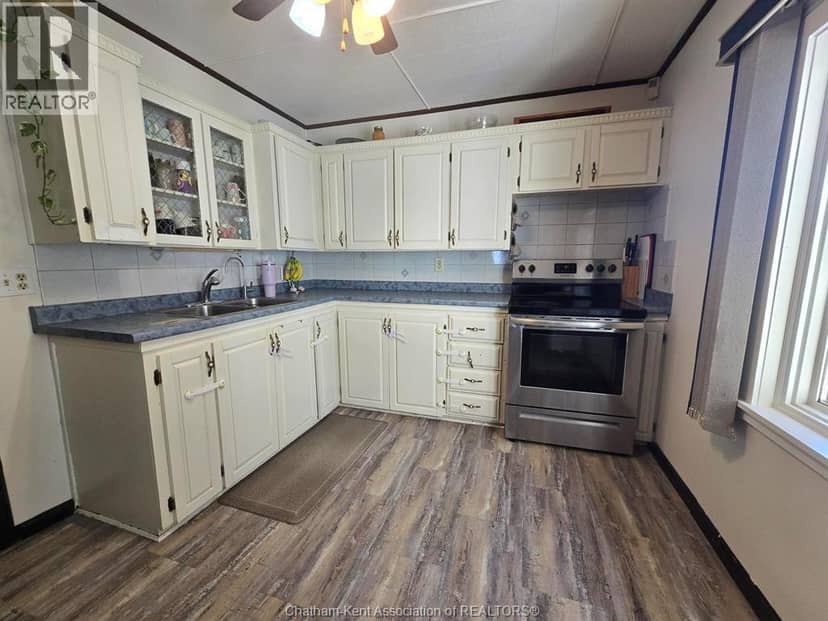 644 Wallace Street, Wallaceburg, photo 7