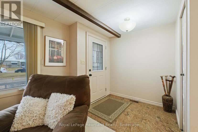 13 Cypress Point Crescent, South Huron, photo 3
