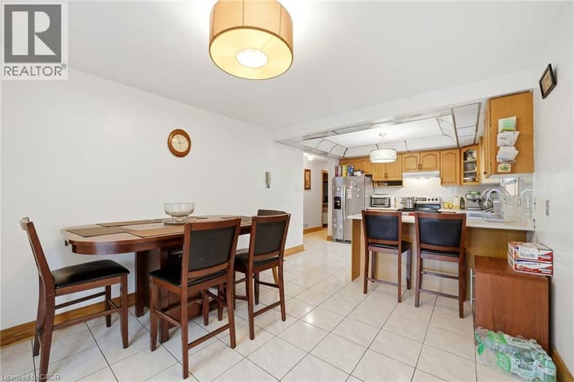 277 HARVIE Avenue, York, photo 8