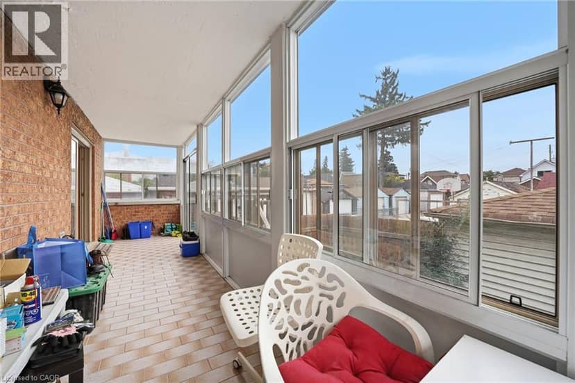 277 HARVIE Avenue, York, photo 8