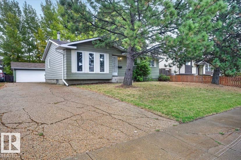 4709 45 ST, Gibbons
