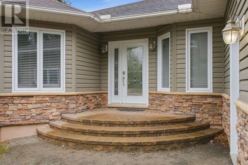 173 Youngfox RD, Blind River, photo 4