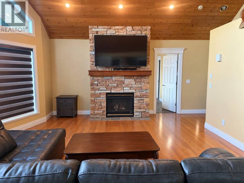7250 Highway 97 S, Peachland, photo 6