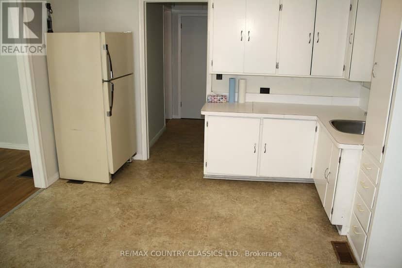 79 Wollaston Lk Road, Wollaston, photo 7