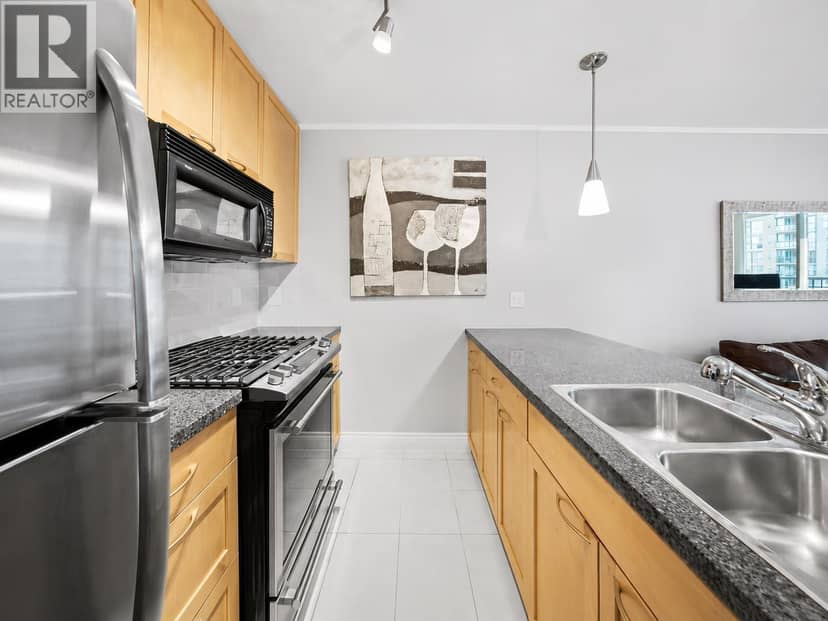 605 989 Richards Street, Vancouver, photo 4