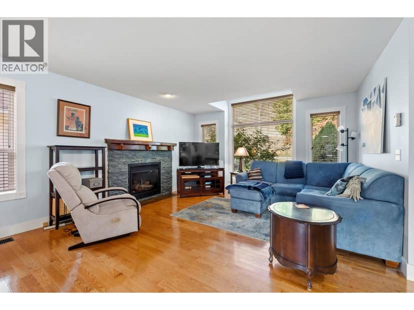 479 Glen Pine Court, Kelowna, photo 3