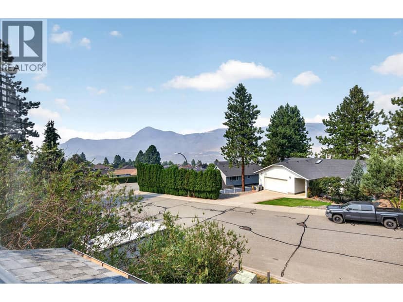 1725 Coldwater Drive, Kamloops, photo 2