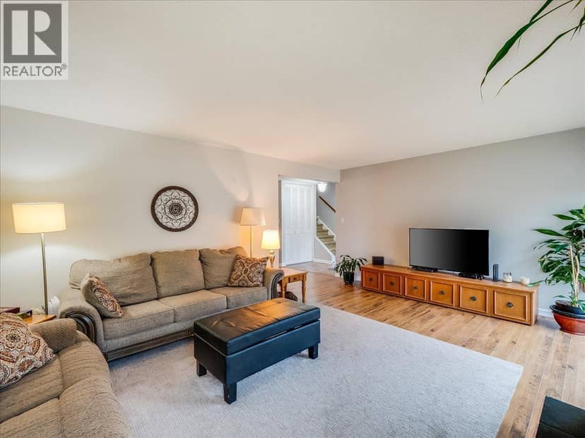 3866 CARNATION Drive, Trail, photo 6