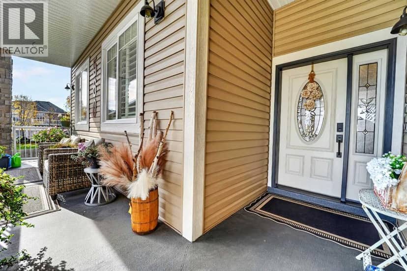 560 7A Avenue W, Cardston, photo 3