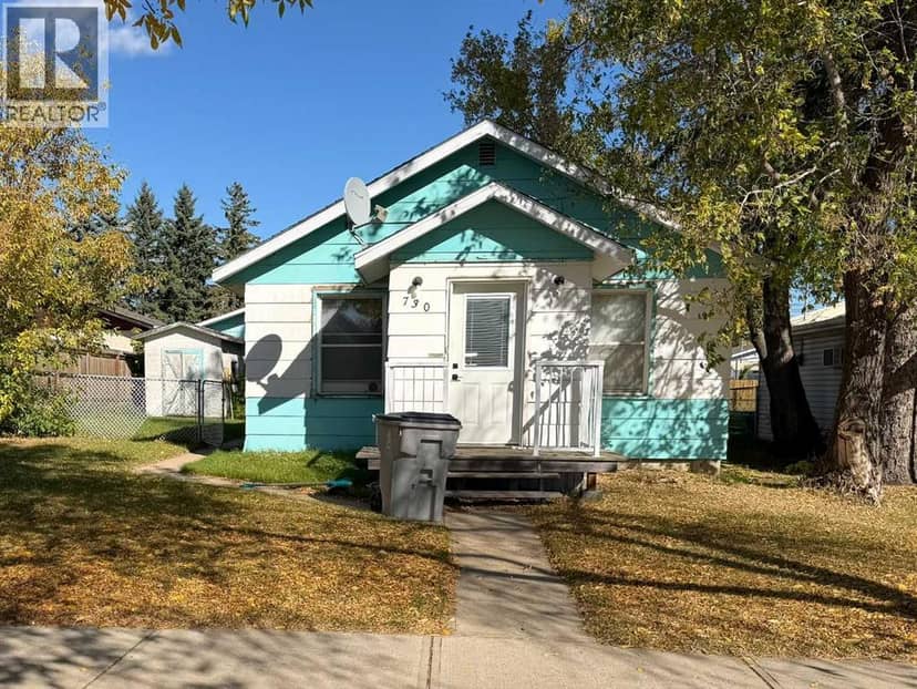 730 6 Avenue, Wainwright