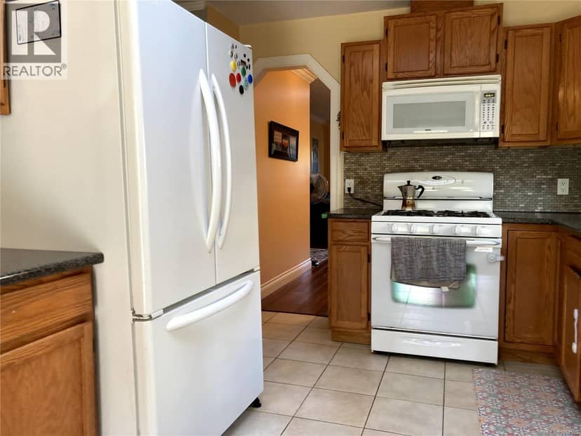 702 Hamilton Ave, Nanaimo, photo 4