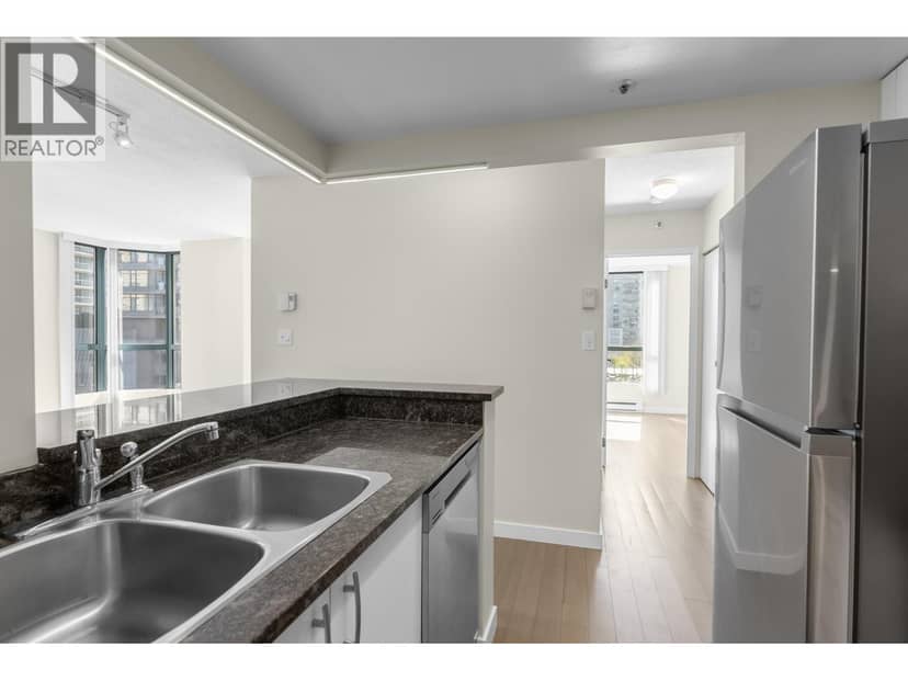 607 55 TENTH STREET, New Westminster, photo 4