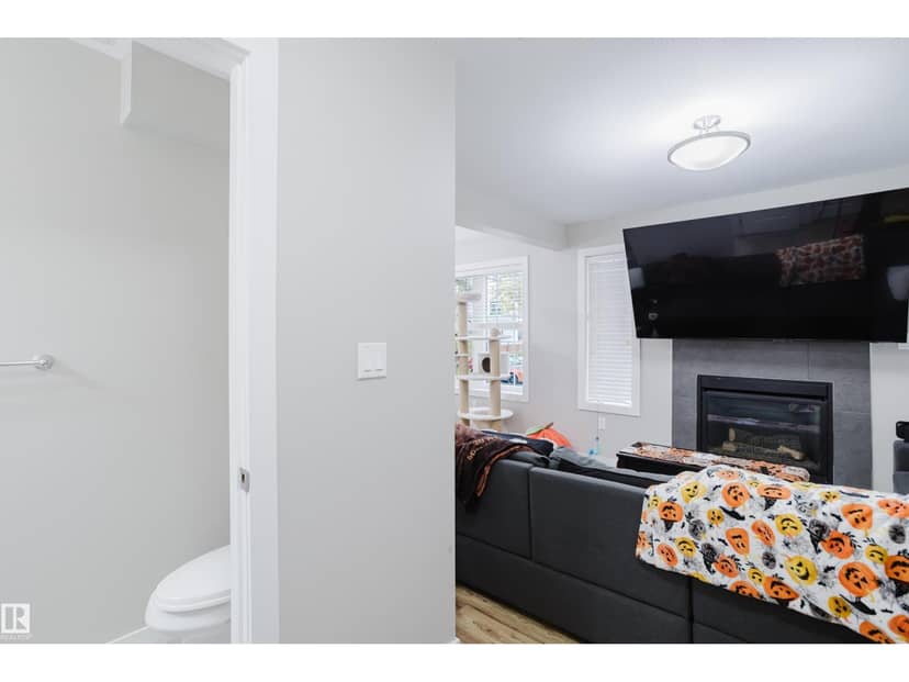 10204 - 10210 113 AV NW, Edmonton, photo 6