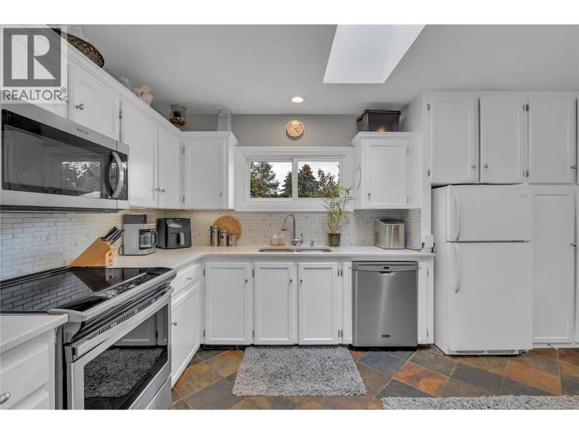 11114 Prairie Valley Road, Summerland, photo 4