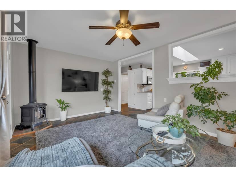 11114 Prairie Valley Road, Summerland, photo 3