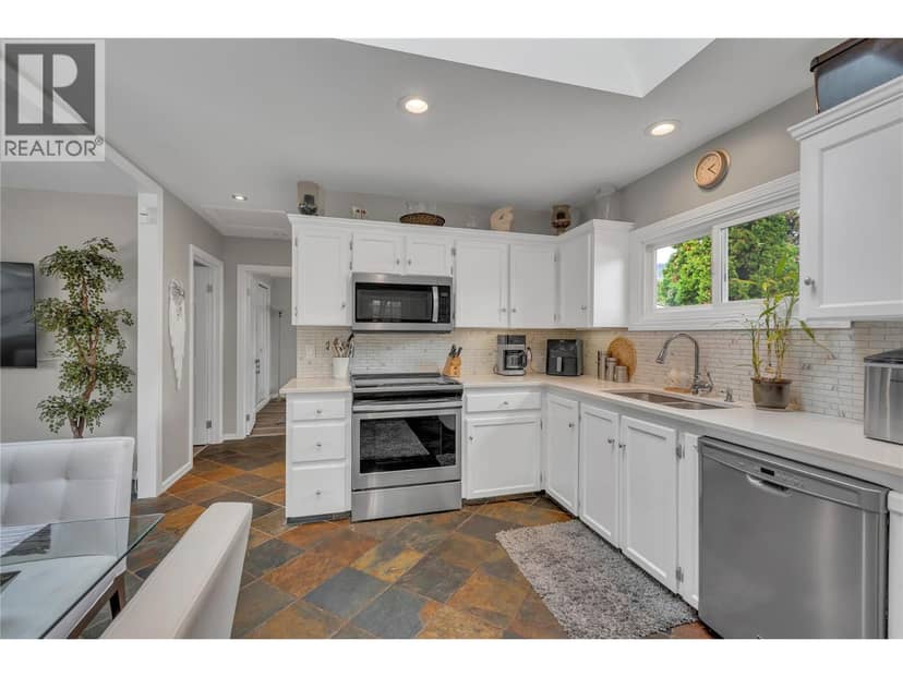 11114 Prairie Valley Road, Summerland, photo 5
