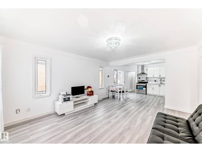 9221 110 AV NW, Edmonton, photo 7