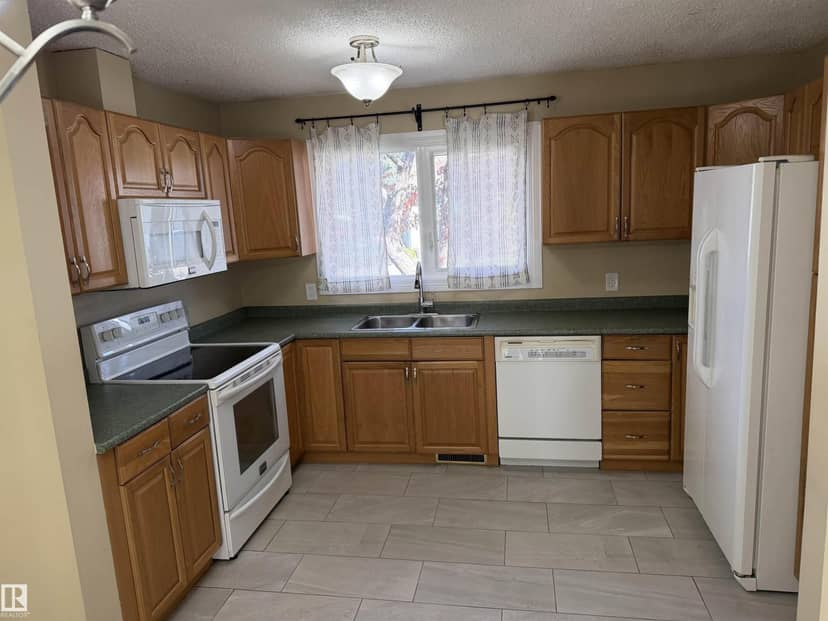9561A 180A ST NW, Edmonton, photo 2