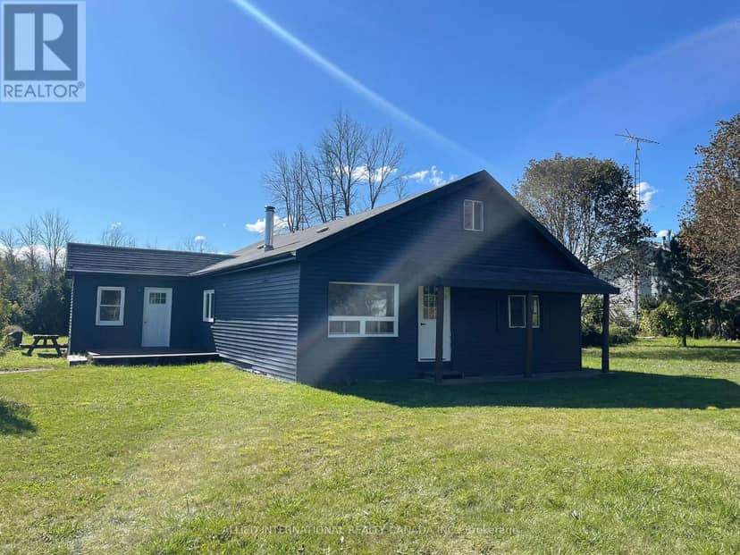 537 Burr Road, Prince Edward County