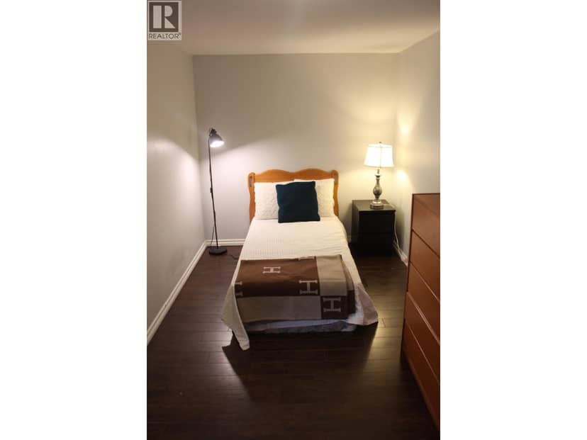 737 ROBINSON, Coquitlam, photo 5