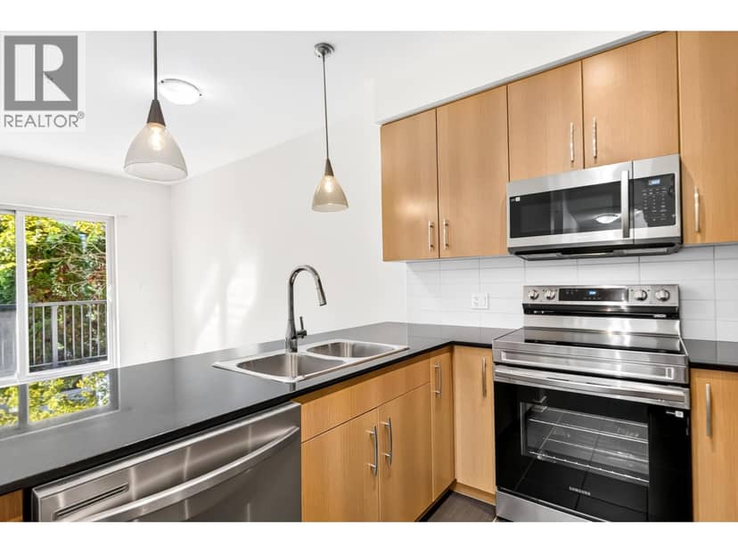 210 22290 NORTH AVENUE, Maple Ridge
