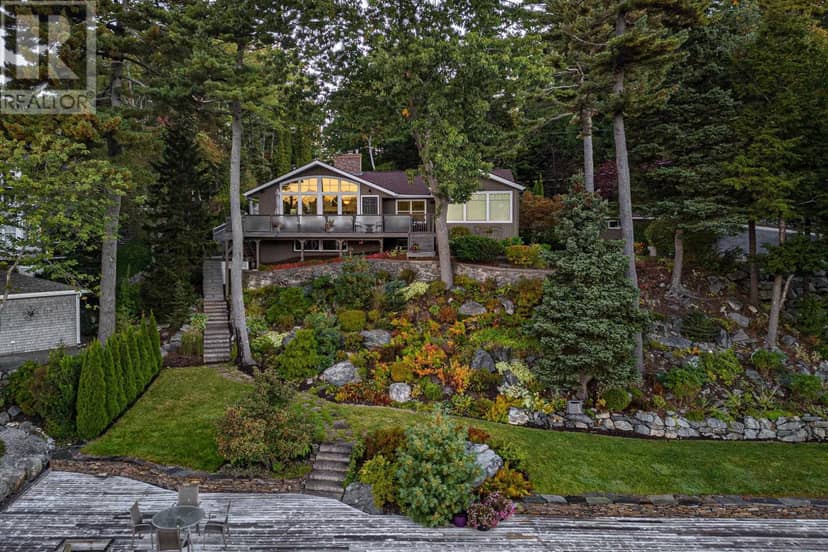 1077 Shore Drive, Bedford, photo 2