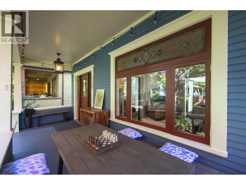 2580 CAMBRIDGE STREET, Vancouver, photo 2