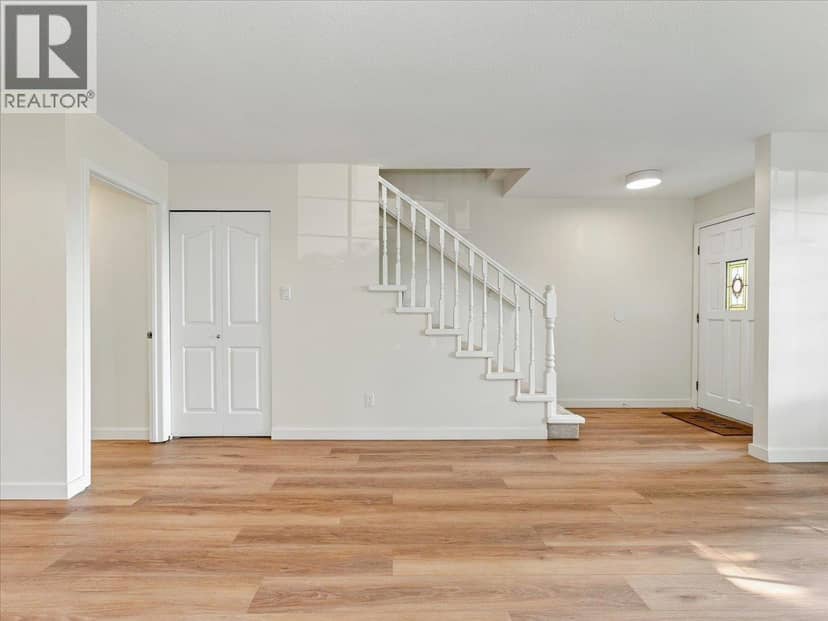 240 E 18TH STREET, North Vancouver, photo 6