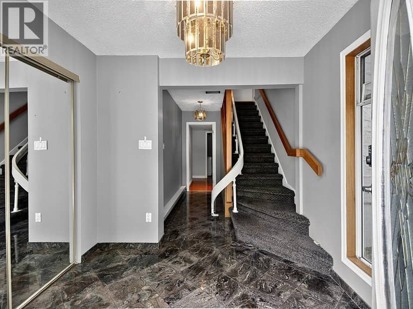 1106 HEYWOOD STREET, North Vancouver, photo 2