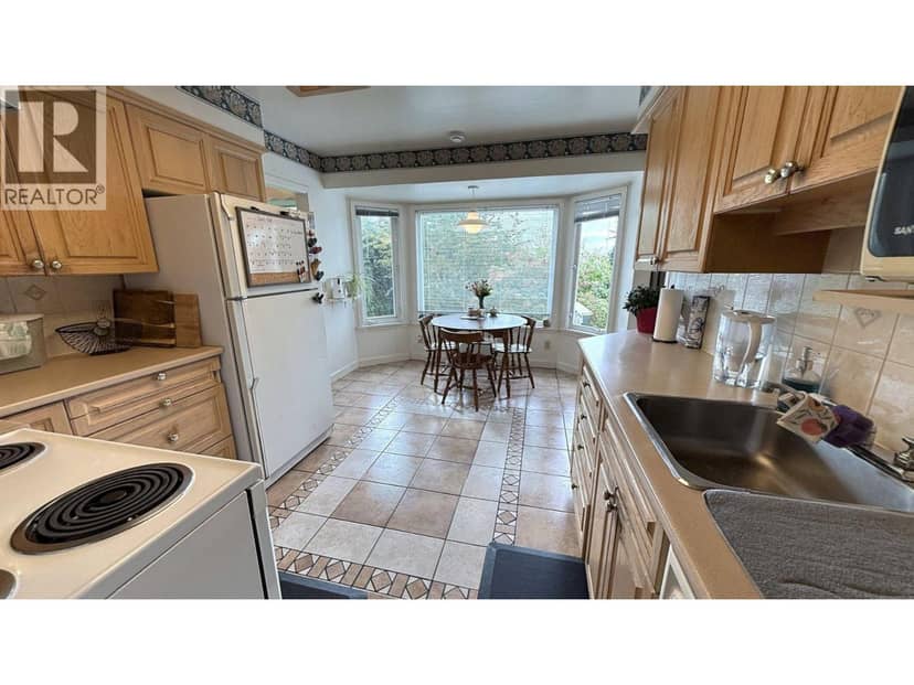 4258 IRMIN STREET, Burnaby, photo 6