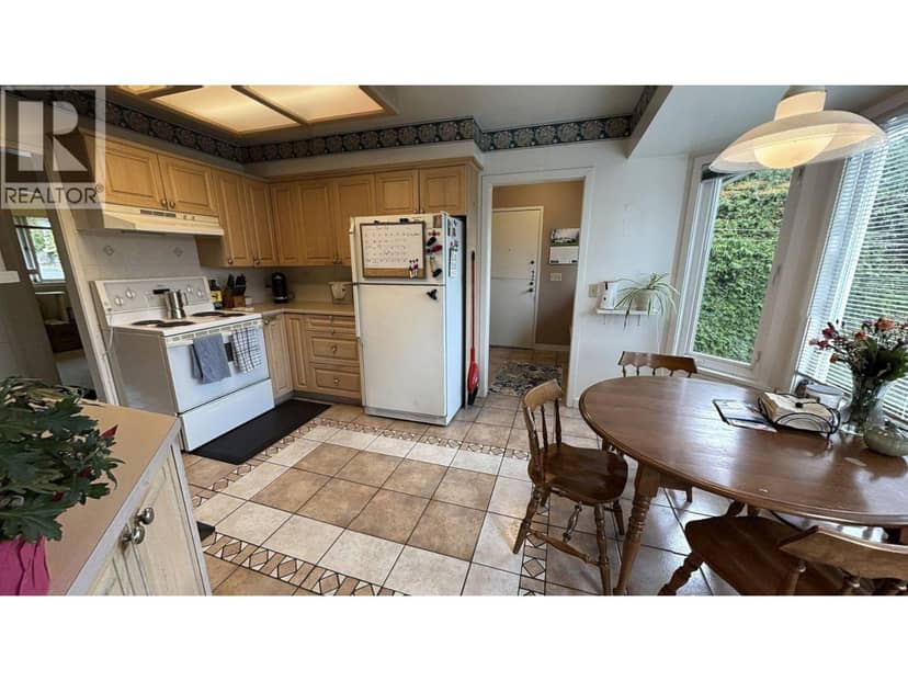 4258 IRMIN STREET, Burnaby, photo 8