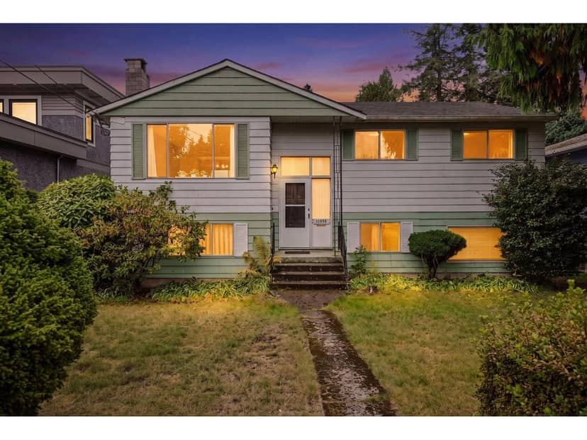 13696 BLACKBURN AVENUE, White Rock