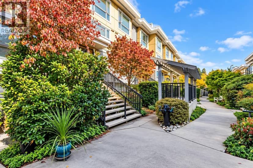 64 728 W 14TH STREET, North Vancouver