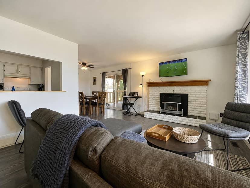 7912 BURDOCK STREET, Mission, photo 2