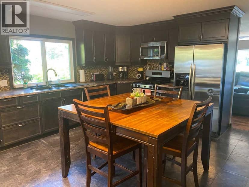 987 1 Avenue NE, Sundre, photo 7