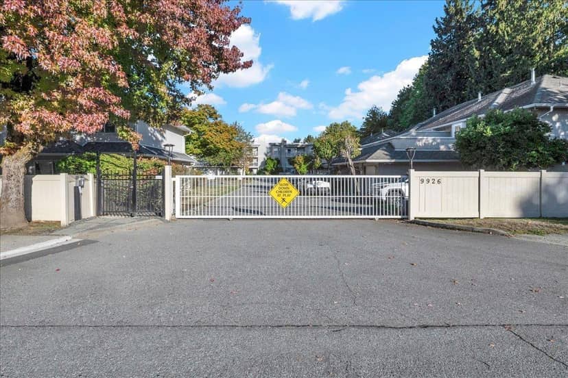 10 9926 151 STREET, Surrey, photo 3