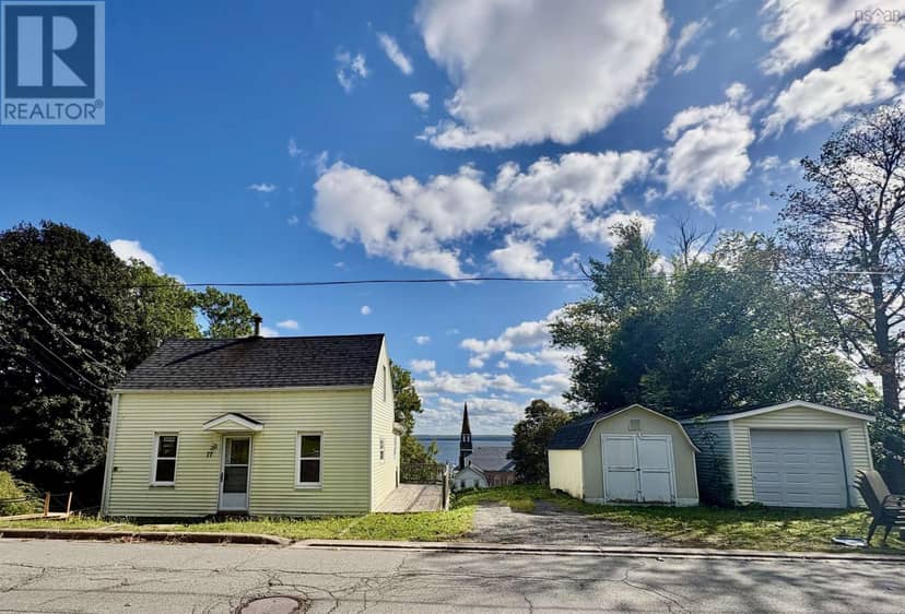 77 High Street, Pictou, photo 2