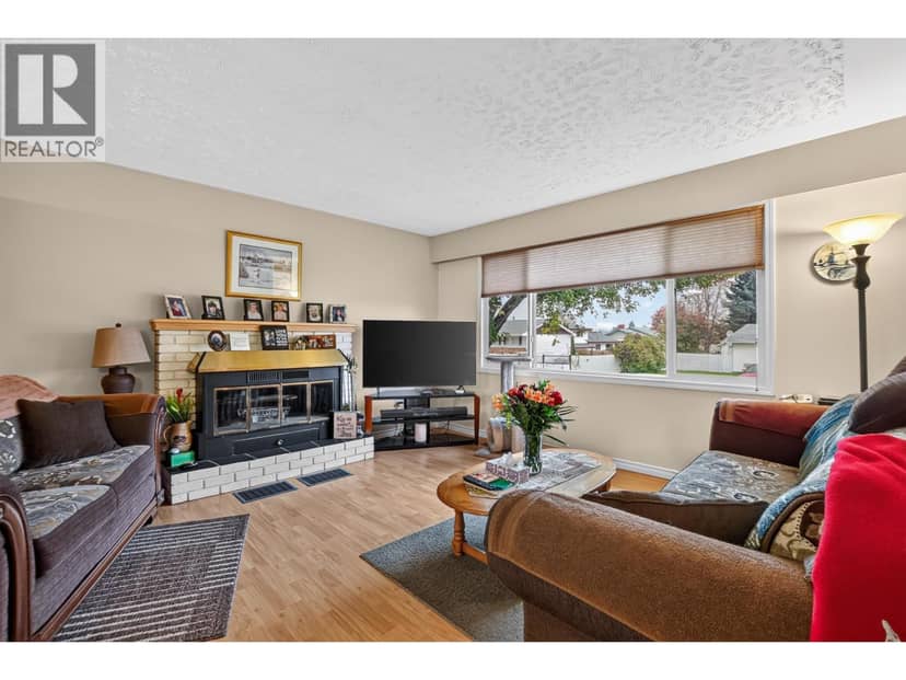 4203 CARRIER AVENUE, Prince George, photo 5